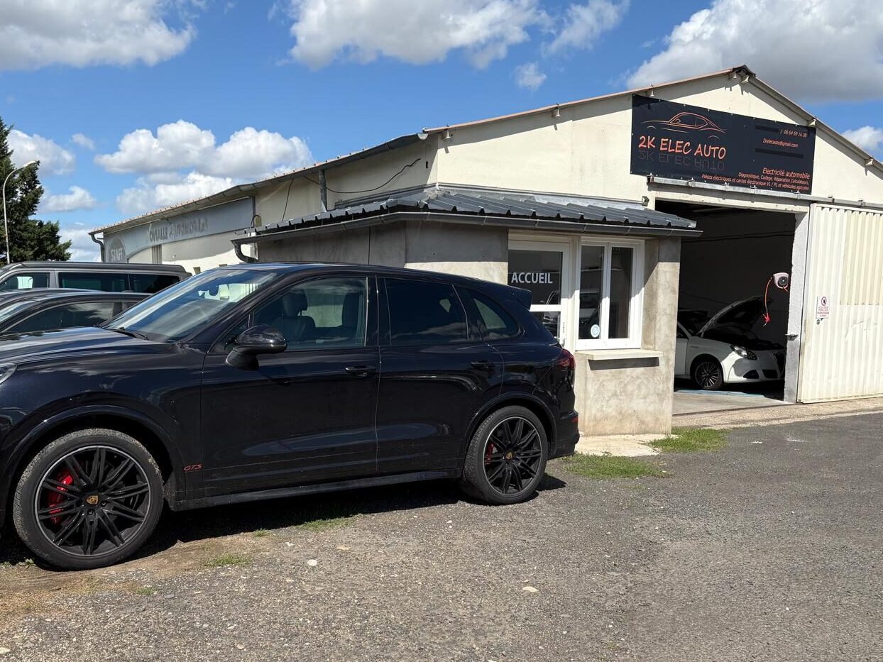 Acceuil image garage avec porsche